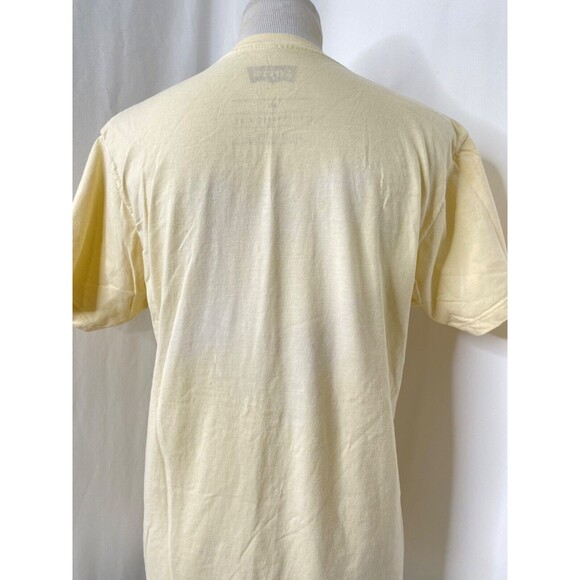 Women’s Medium Shirt Levis Off White Yellow In Color Crewneck Short Sleeve - Picture 7 of 9
